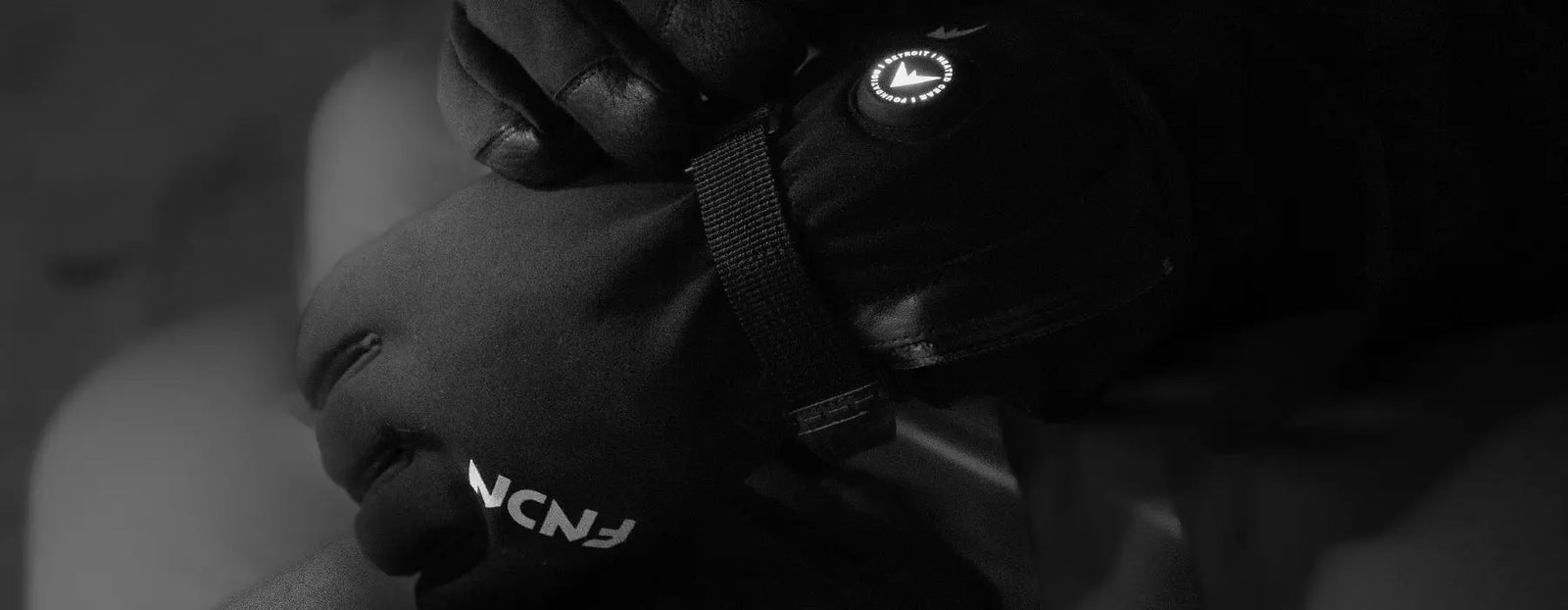GLOVES FNDN
