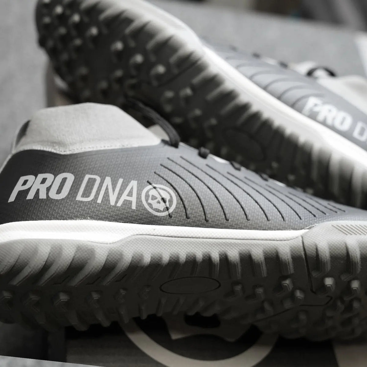 PRO DNA™ TRAINING DIVISION TURF CLEATS Infamous Paintball